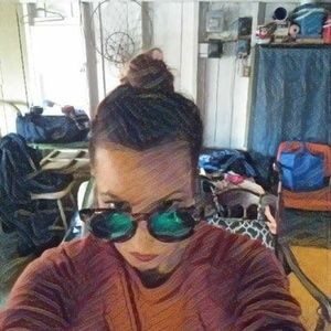 Meet your Posher, Corrina